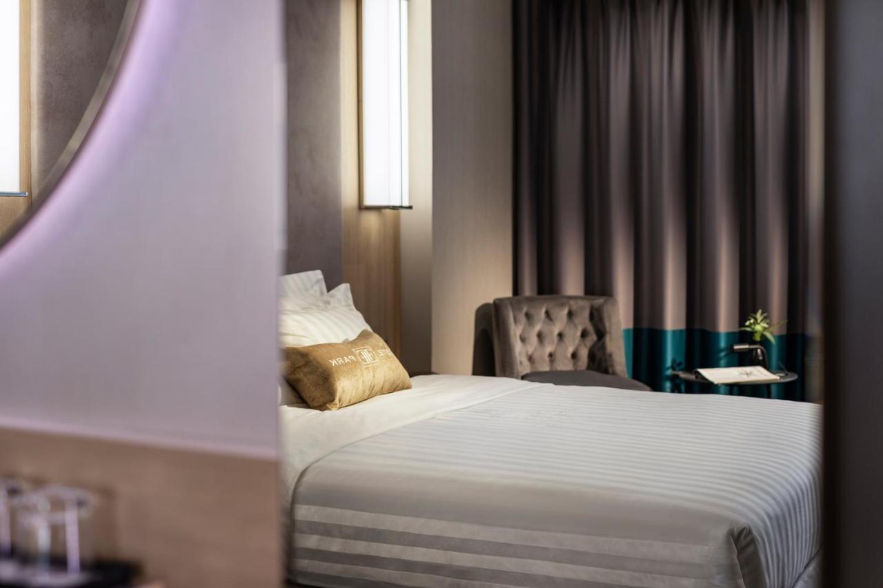 Este Park Hotel: Urban Chic Luxury with Parking Near Shopping Mall Plovdiv Exterior photo